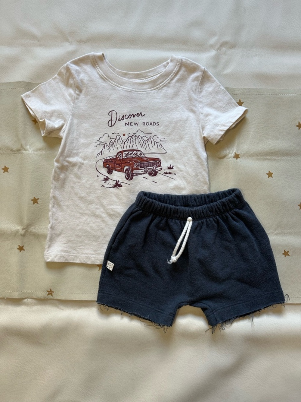 3t Cat&Jack Graphic Truck Tee & Childhoods Navy Boy Shorts Set